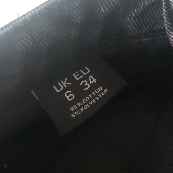 NWT PrettyLittleThing High Rise Short - Picture 5 of 6